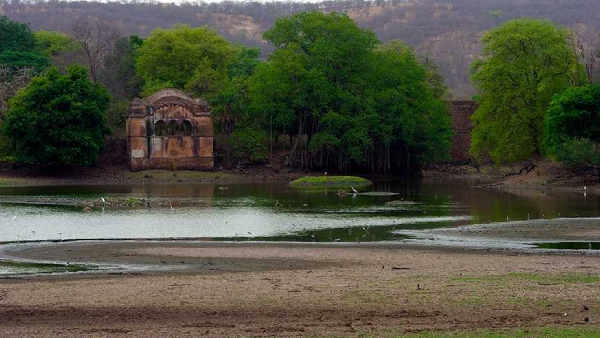 Raj-Bagh-Ruins